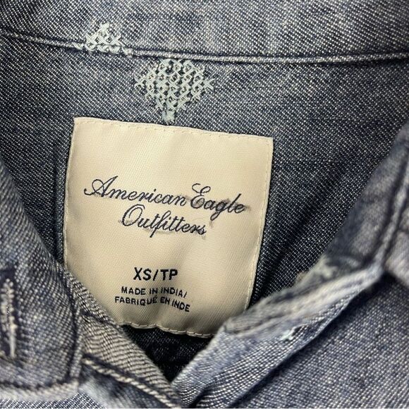 American Eagle Embroidered Chambray Long Sleeve Button Up Shirt Women's Size XS - Picture 7 of 7